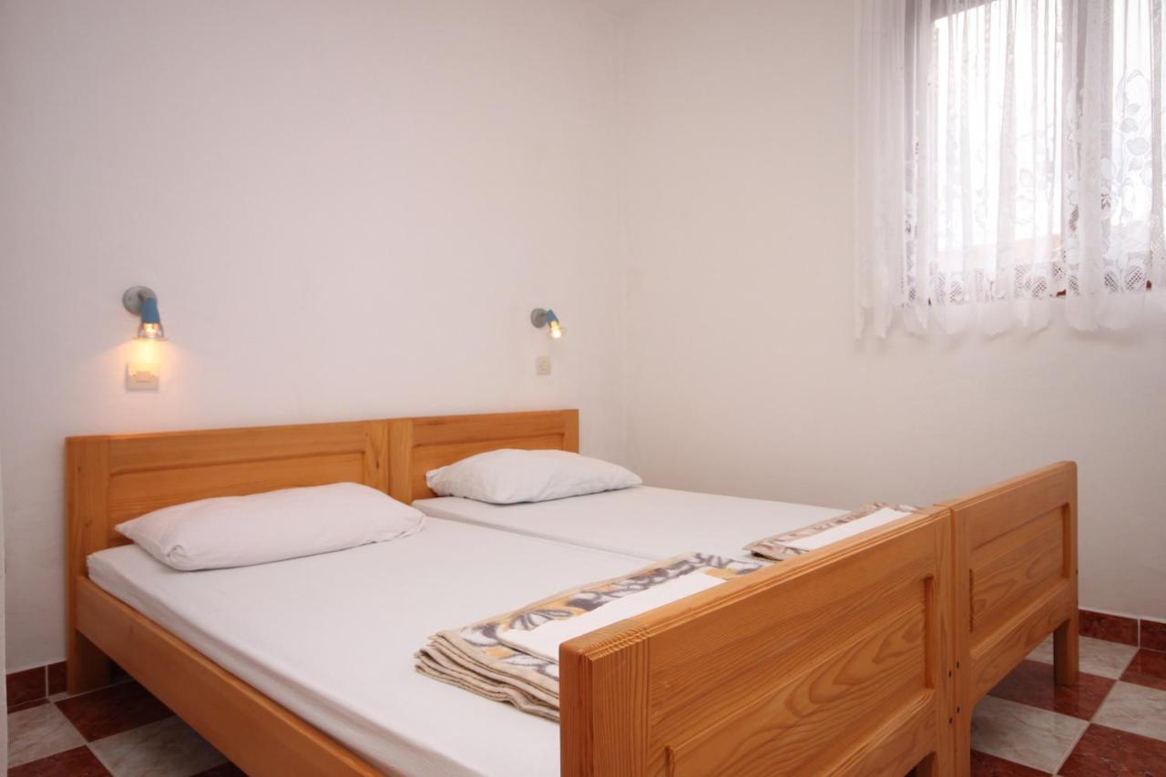 Apartments With A Parking Space Starigrad, Paklenica - 6618 Esterno foto