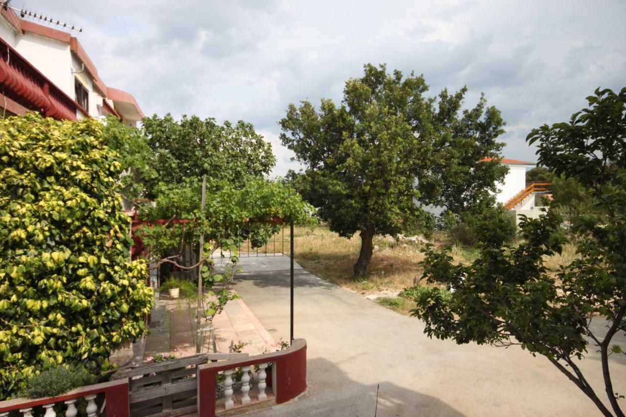 Apartments With A Parking Space Starigrad, Paklenica - 6618 Esterno foto