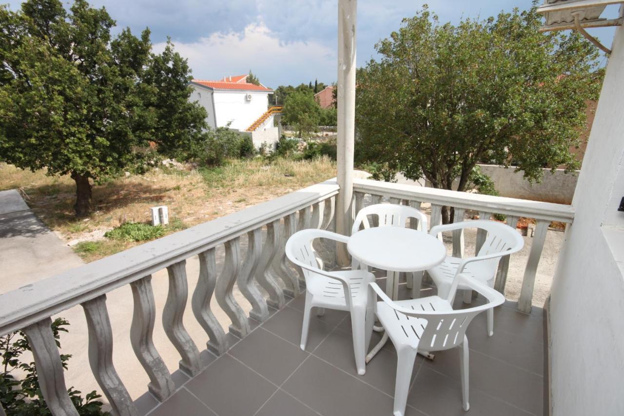 Apartments With A Parking Space Starigrad, Paklenica - 6618 Esterno foto