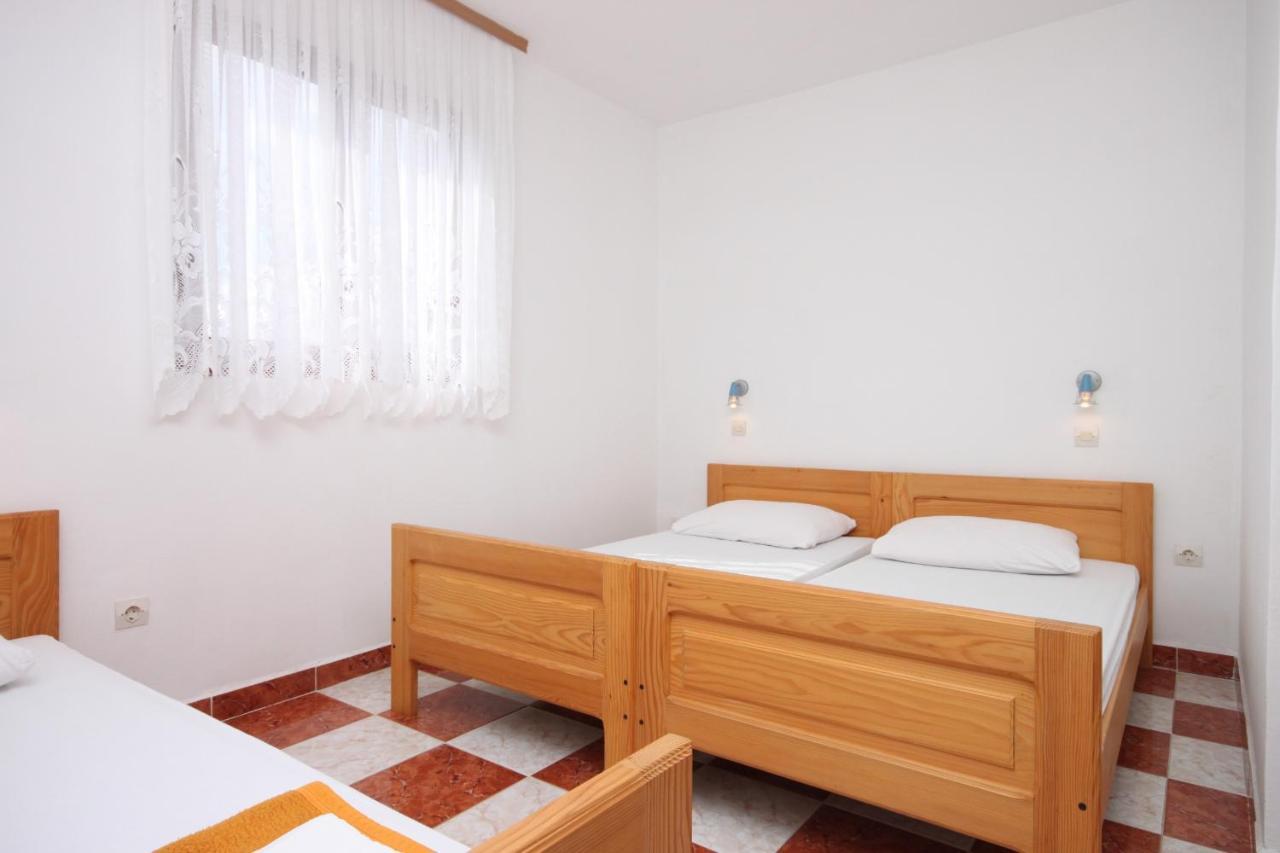 Apartments With A Parking Space Starigrad, Paklenica - 6618 Esterno foto